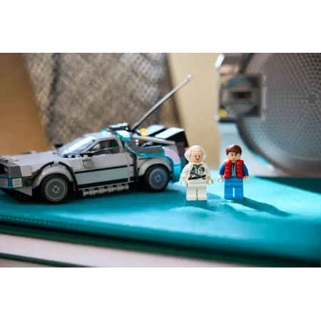 Maquette LEGO DeLorean Retour vers le Futur – Machine à Remonter le Temps
